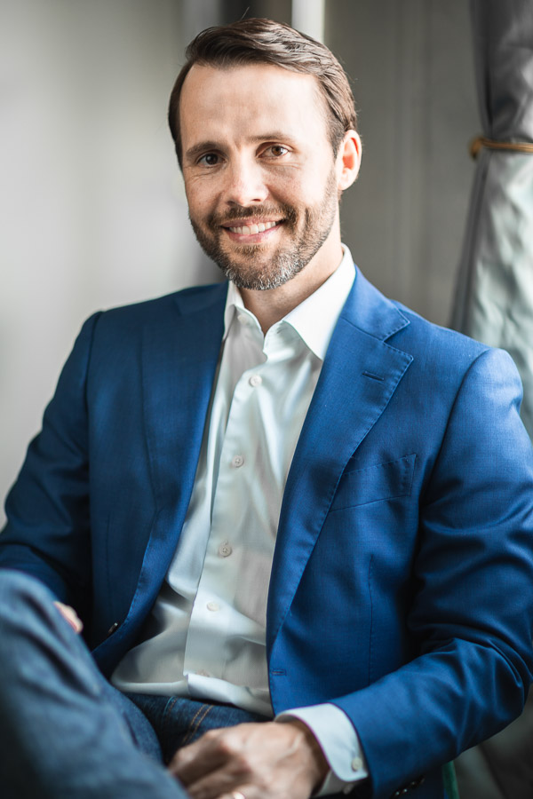 https://www.stratdel.com/wp-content/uploads/Austin_Headshots-4.jpg